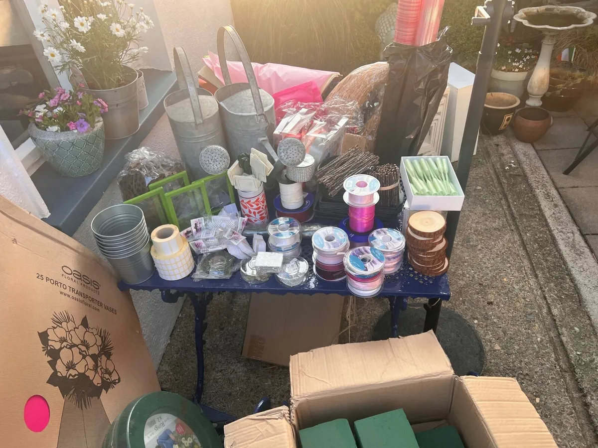 Flower shop props and tools - Image 1