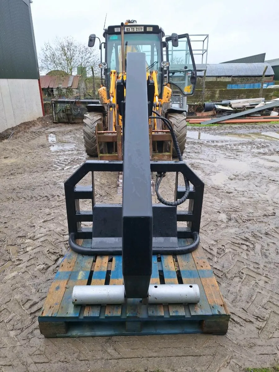 TR3 bale trunk for JCB 3CX - Image 2