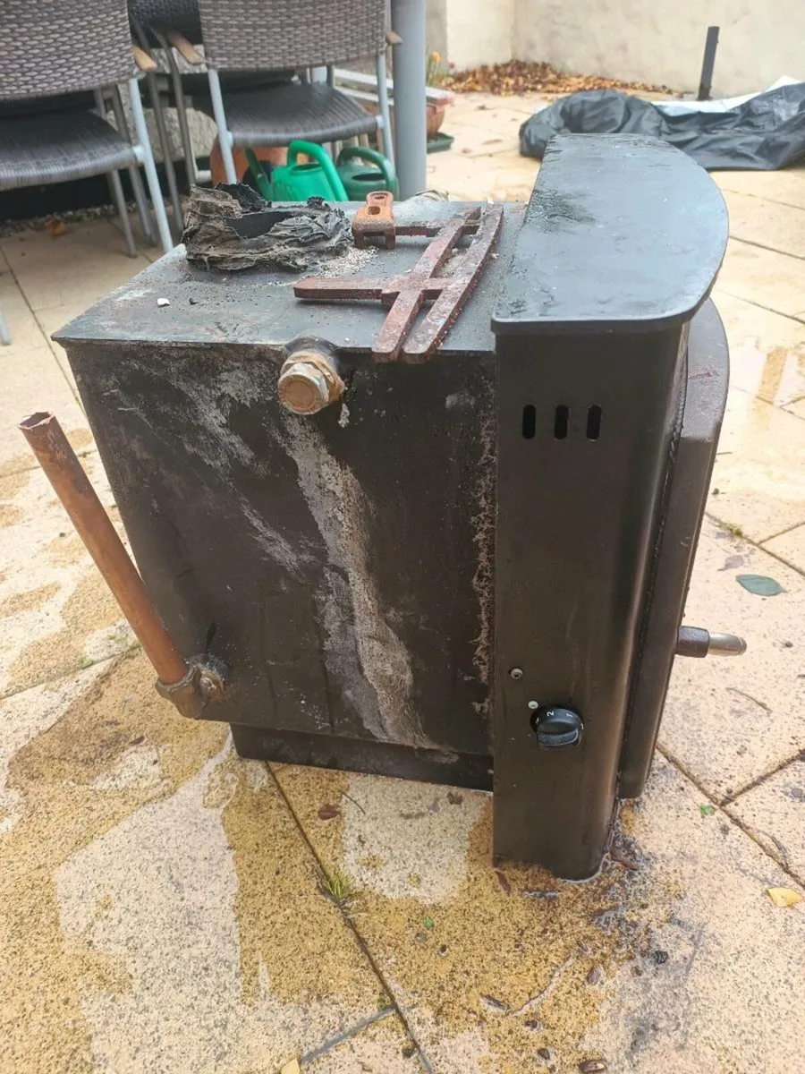 Solid fuel insert  stove with back boiler - Image 2