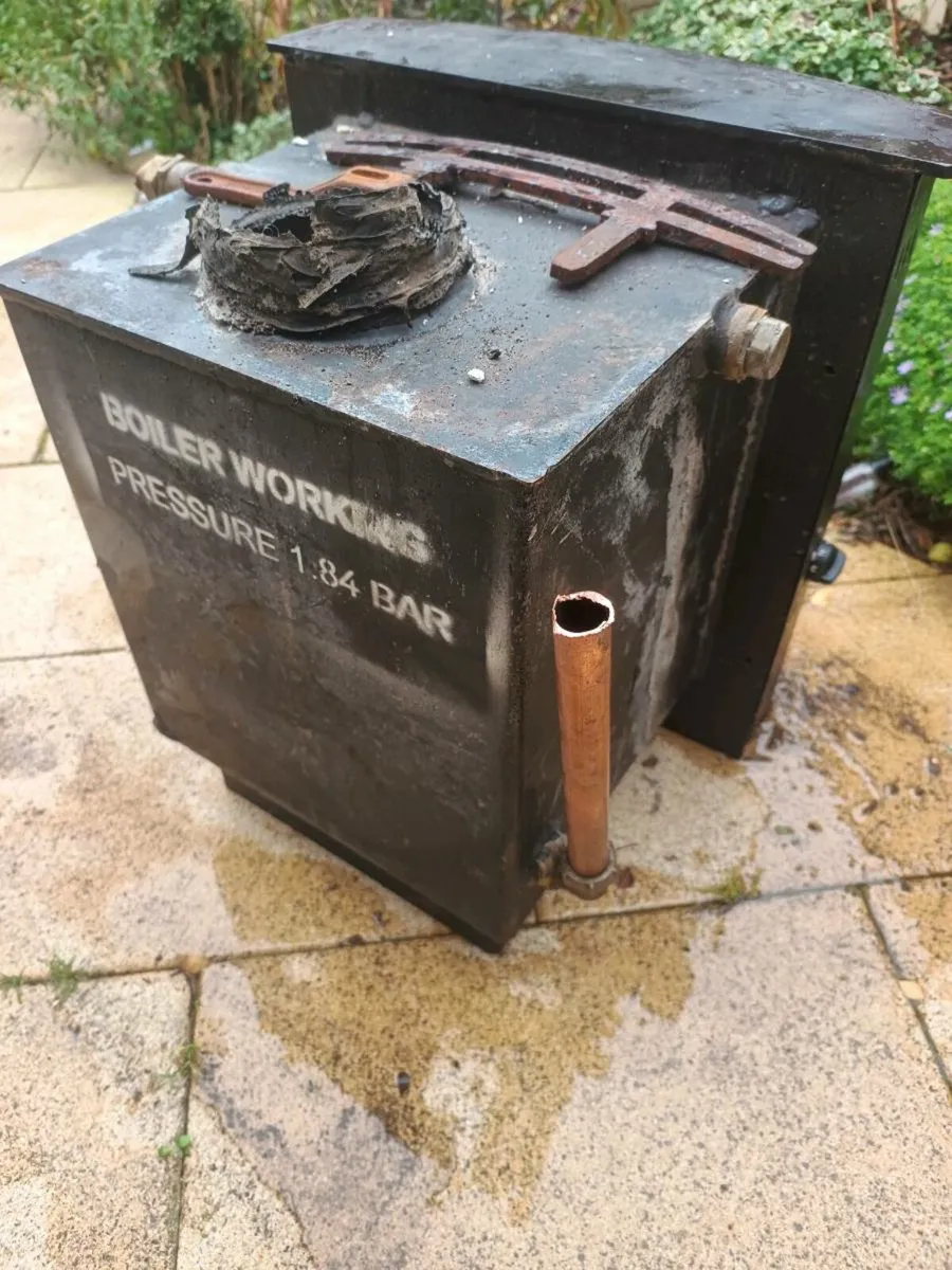 Solid fuel insert  stove with back boiler - Image 3