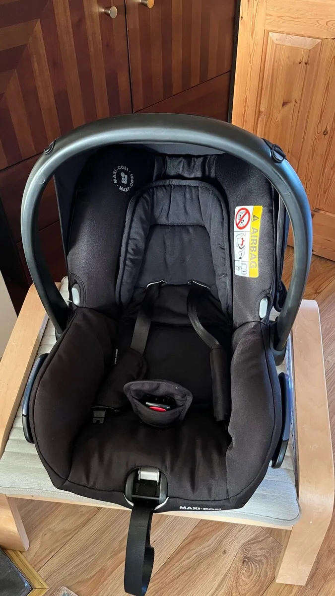 Car seat - Image 1