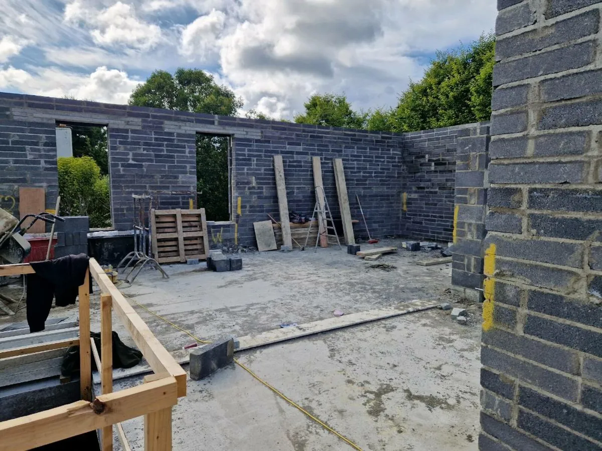 Bricklaying contractor available in Dublin and sur - Image 1