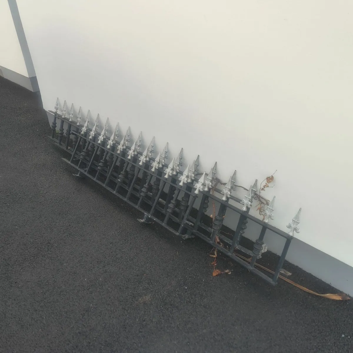 Metal Gates - Image 3