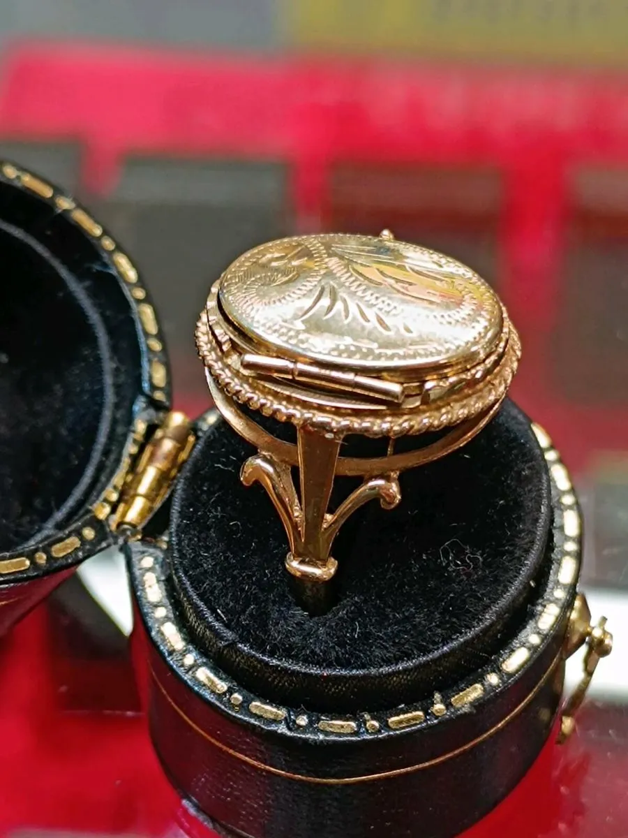 9k Yellow Gold Vintage Locket Ring - Image 1