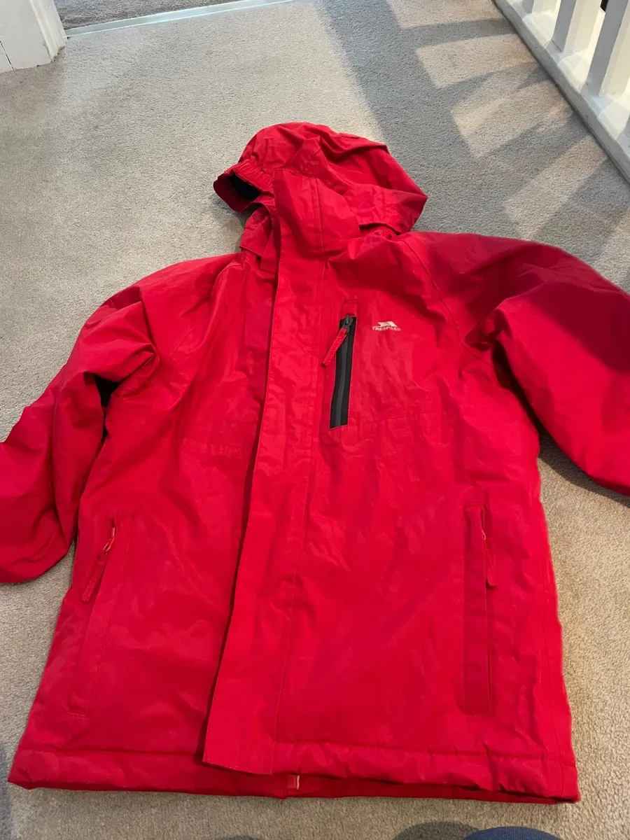 Kids ski jacket age 9-10 - Image 3