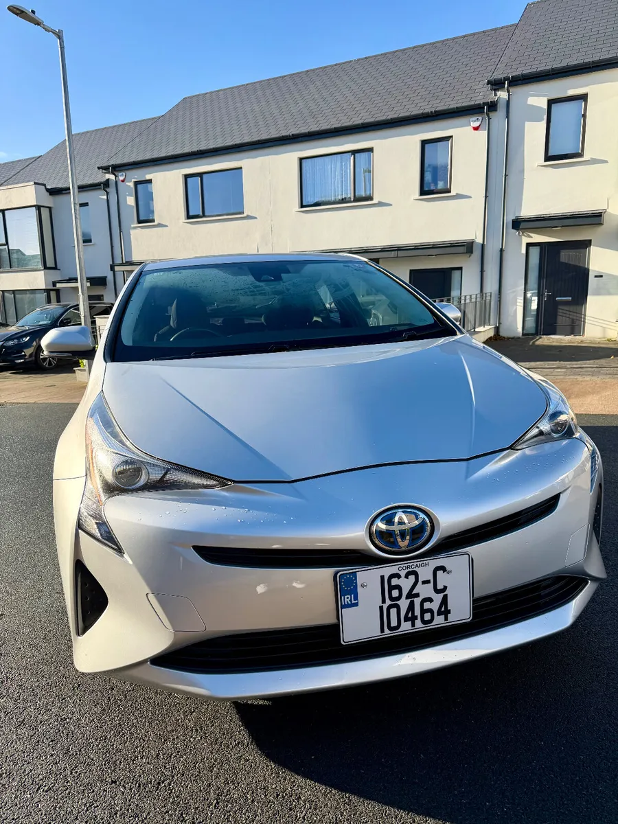 Toyota Prius 2016 - Image 2