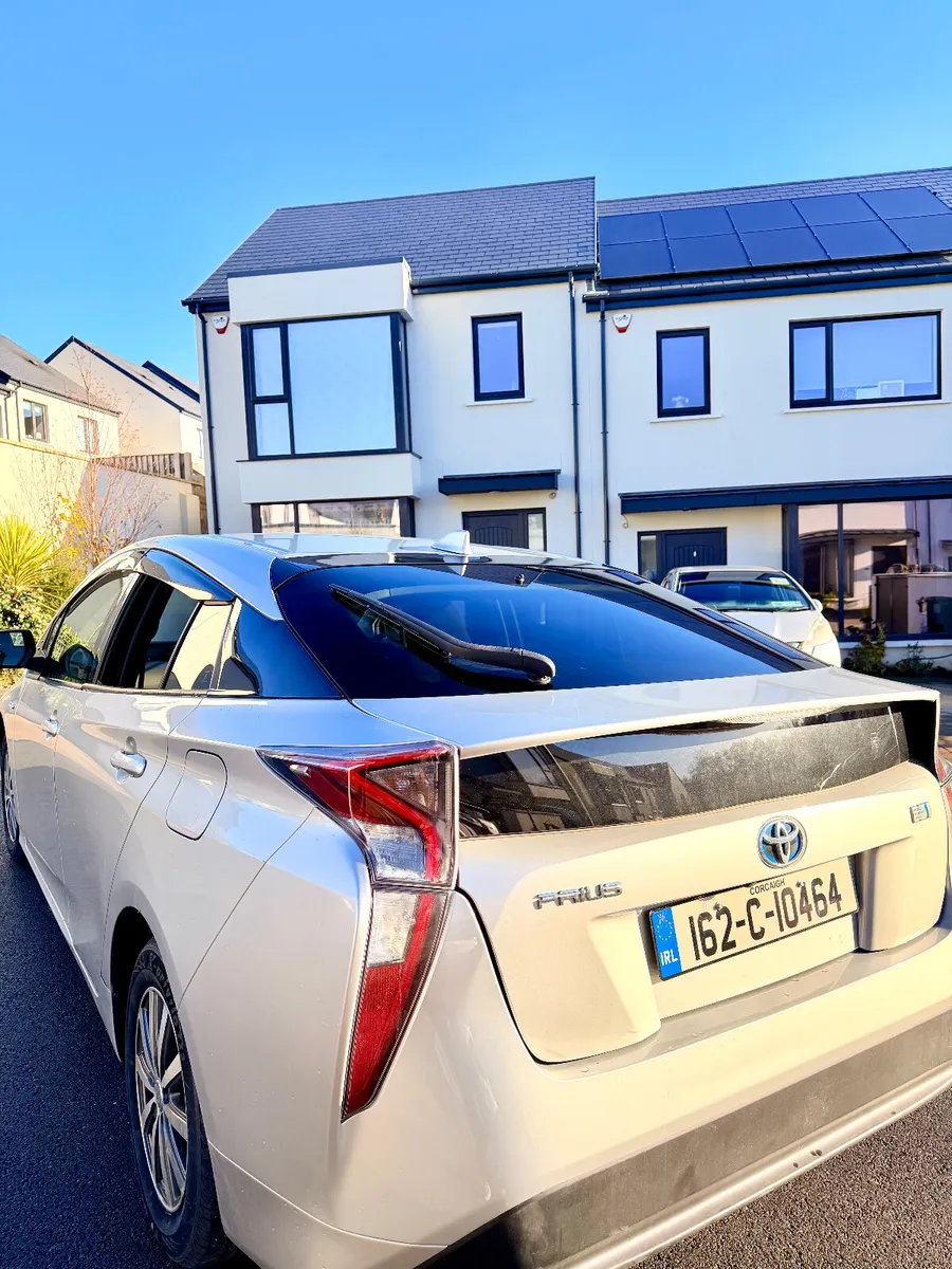 Toyota Prius 2016 - Image 1