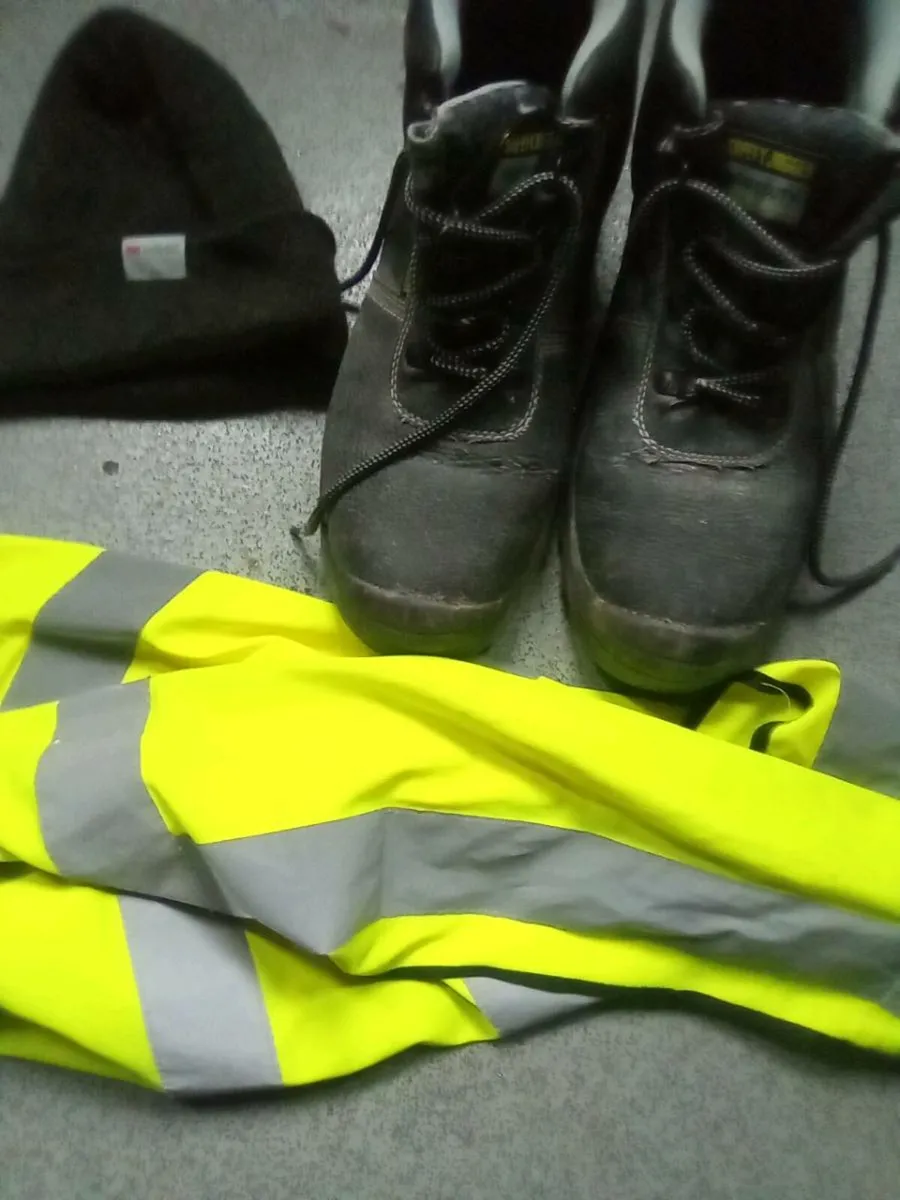 SIZE. 12.  WORK. BOOTS. . HAT.  AND   VIZZI.  VEST - Image 2