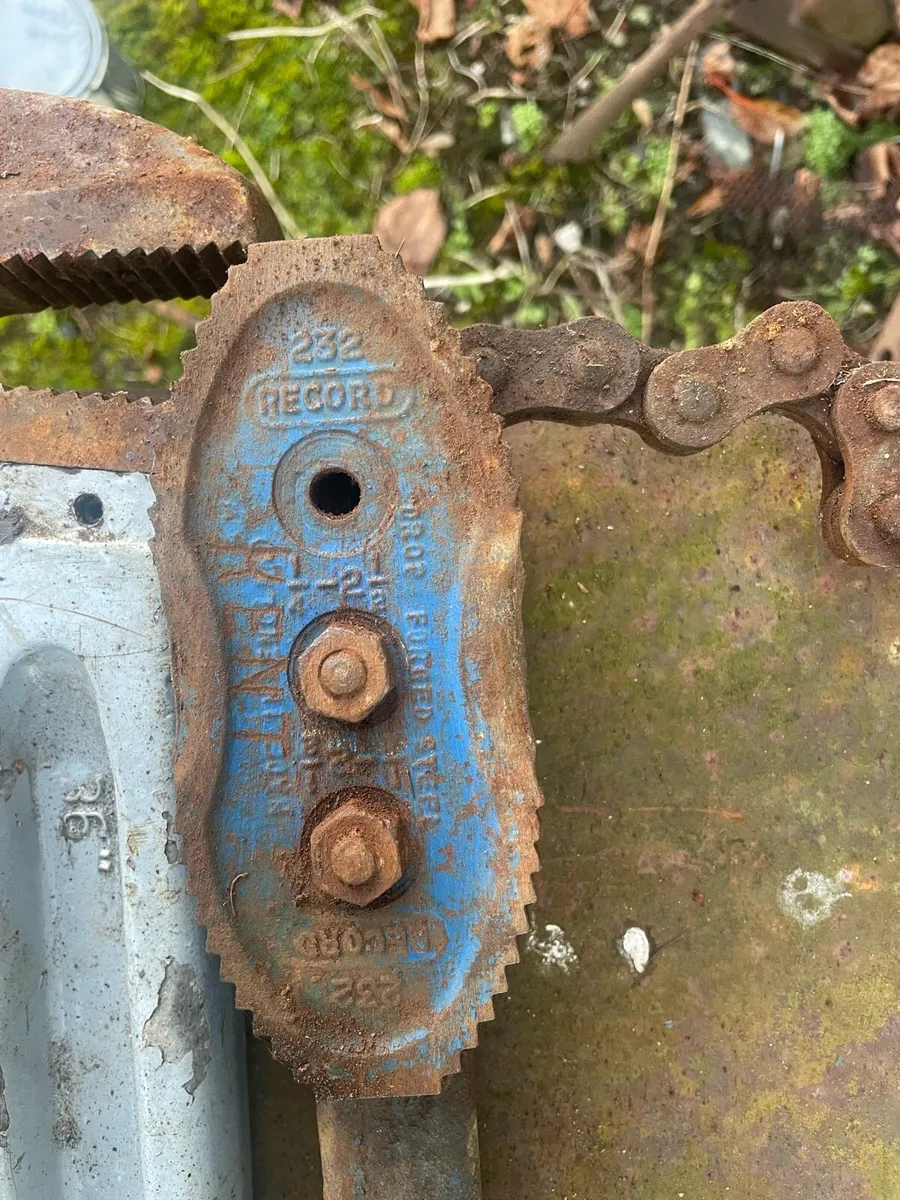 Heavy duty 36 mm stilson  and recorPipe holder and - Image 3