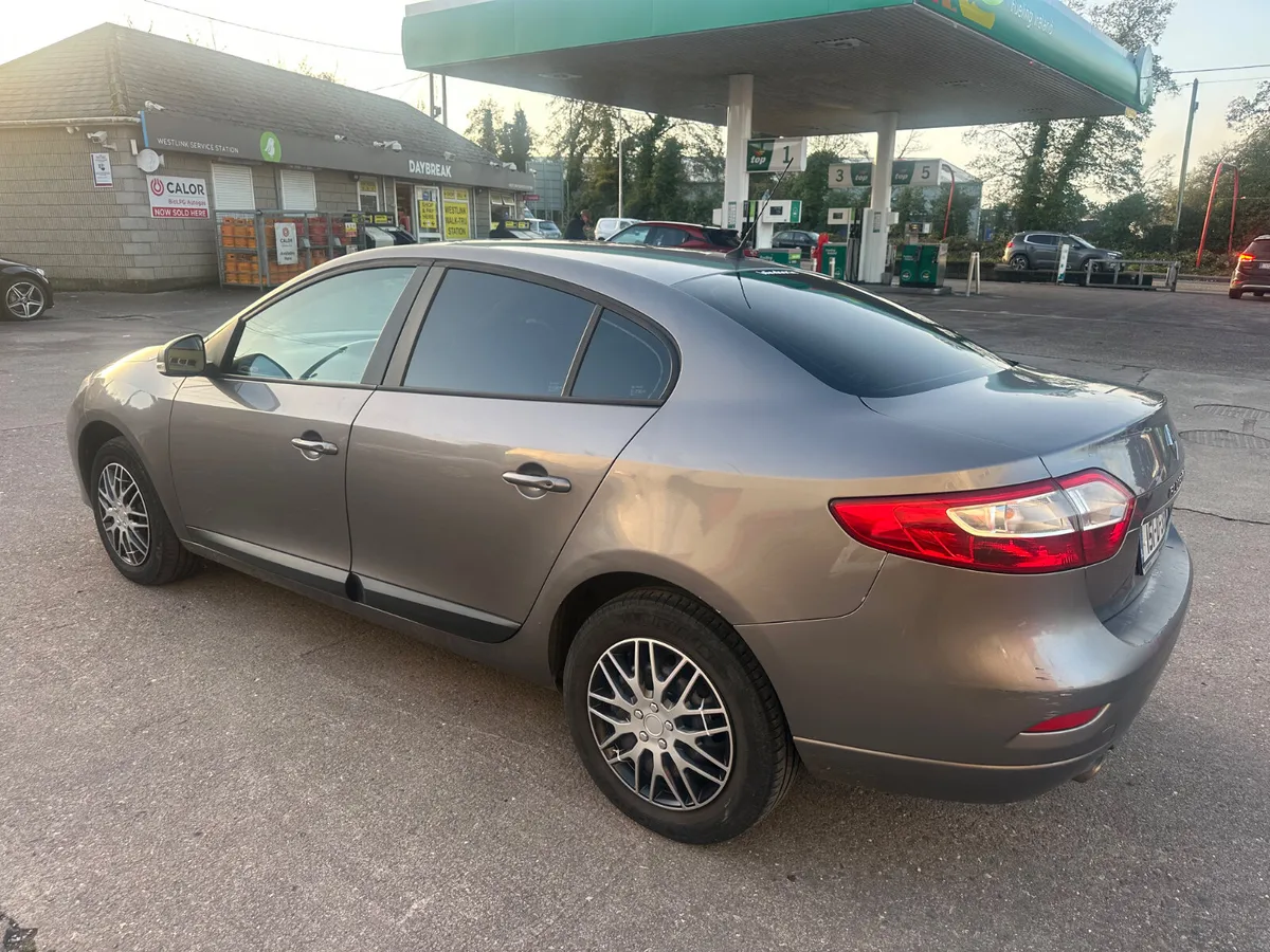 2015 Renault Fluence Automatic - Image 4