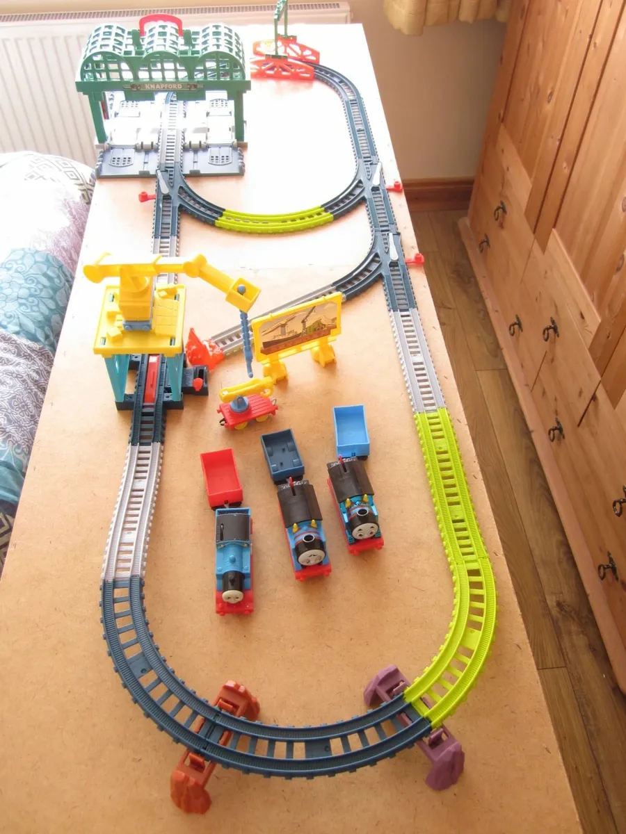 Thomas & Friends Knapford Station Bundle - Image 1