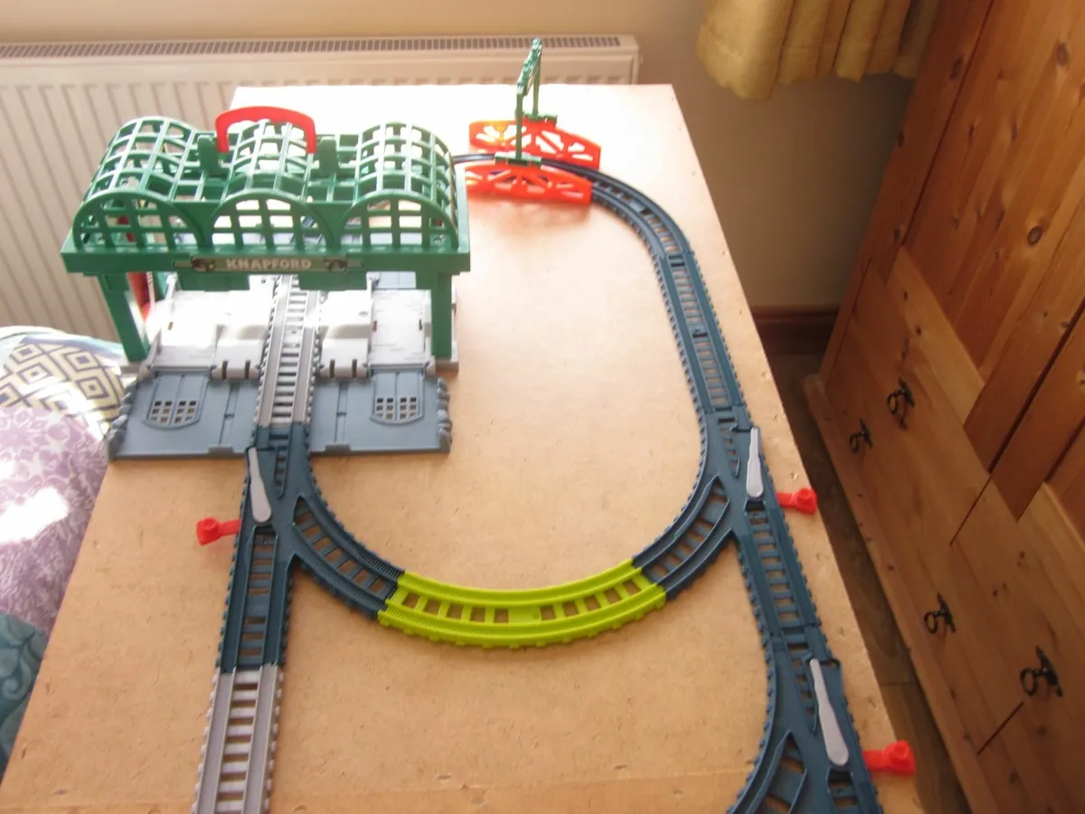 Thomas & Friends Knapford Station Bundle - Image 2