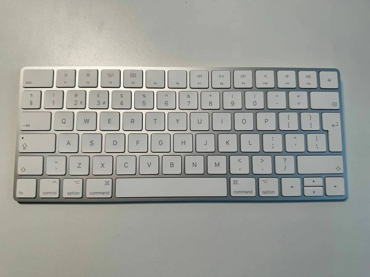 Apple Magic Keyboard - Image 1