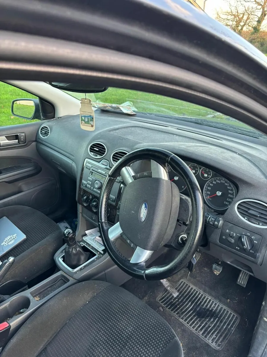 Ford Focus 2006 - 1.6 2006 Petrol Saloon -Tax03/26 - Image 2