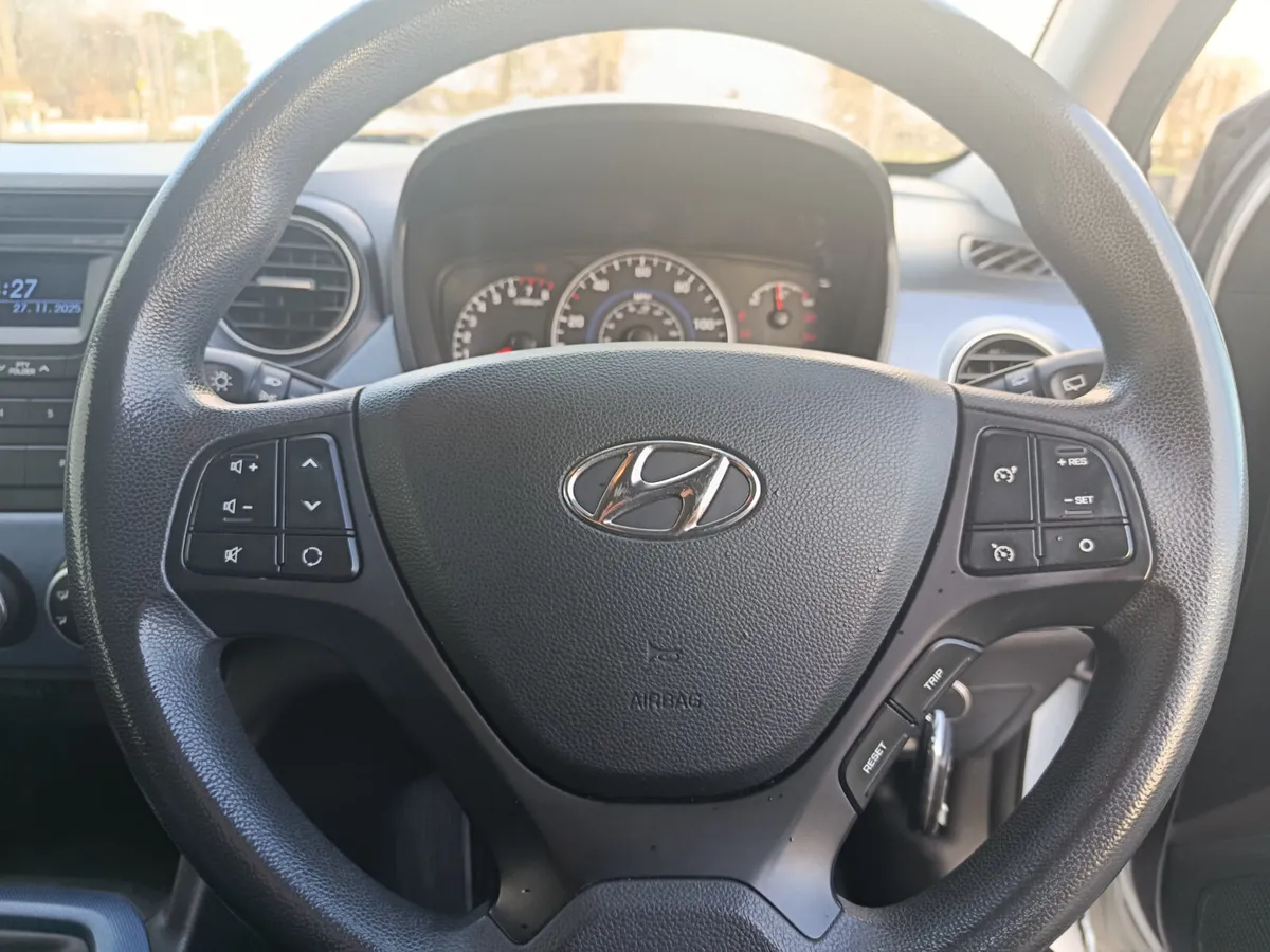 Hyundai i10 Classic - Image 2