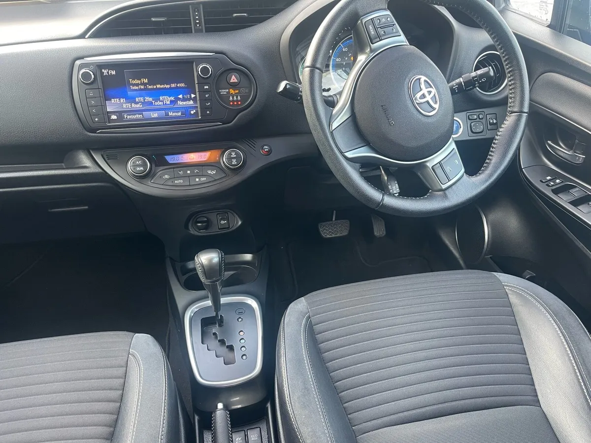 Yaris Hybrid Auto Excel - Image 4