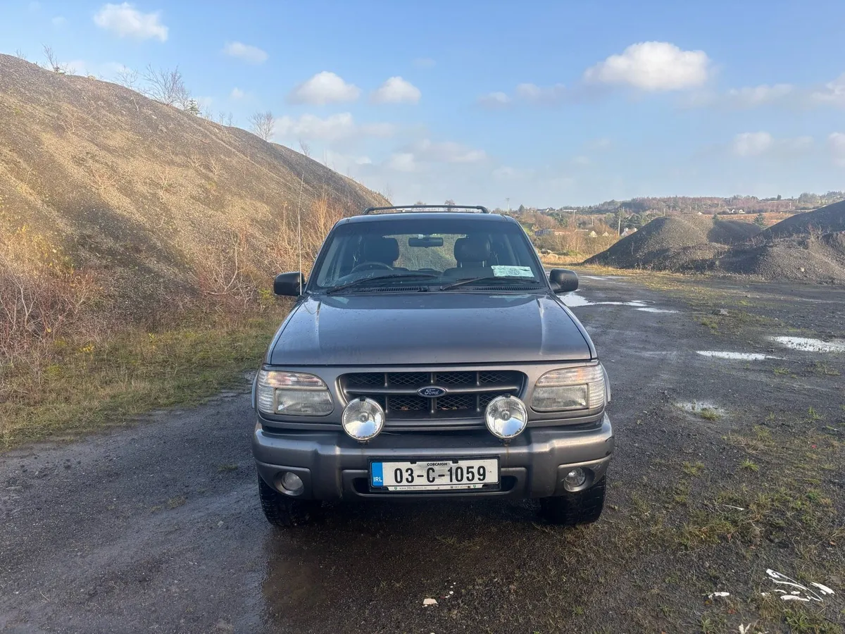 2003 Ford Explorer 4.0 V6 Petrol Automatic - Image 2