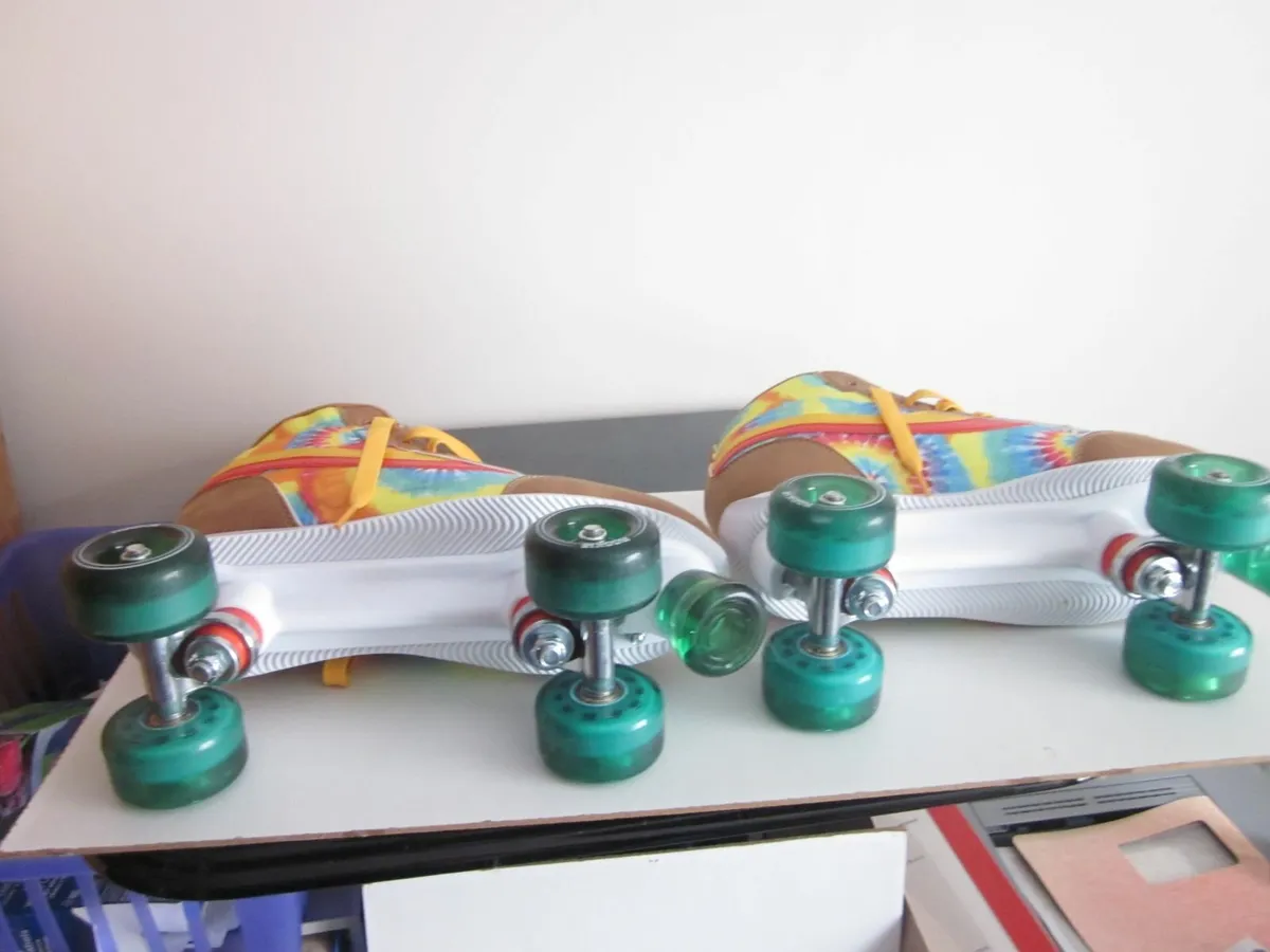 New Rookie Legacy Quad Skates - Tie Dye - Image 3