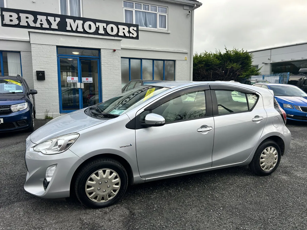 2016 TOYOTA AQUA PETROL HYBRID AUTO LOW KMS - Image 1