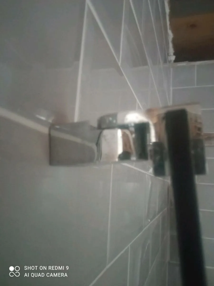 Glass shower panel - Image 4