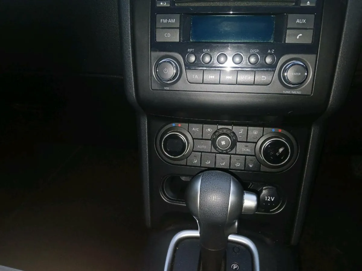 Qashqai *VERY LOW MILEAGE * - Image 3