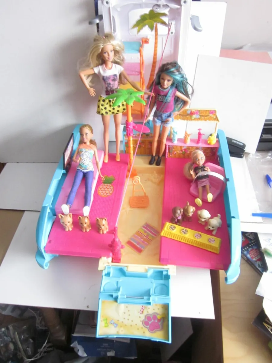 Barbie Ultimate Puppy Mobile Car Camper - Image 1