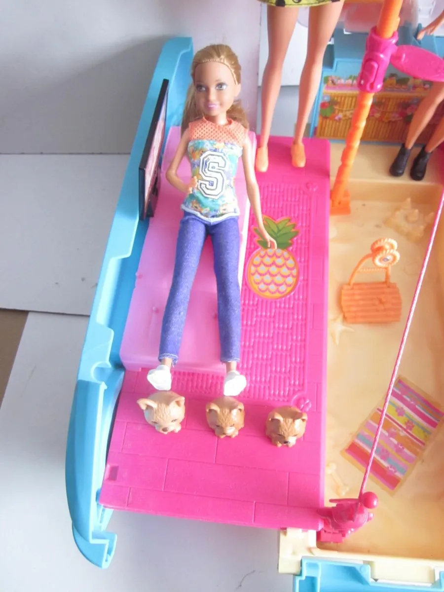 Barbie Ultimate Puppy Mobile Car Camper - Image 4