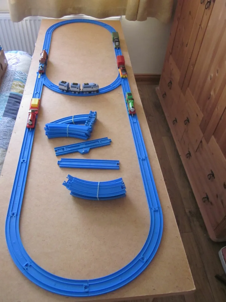 Thomas & Friends Push Along Engines/Tracks - Image 1