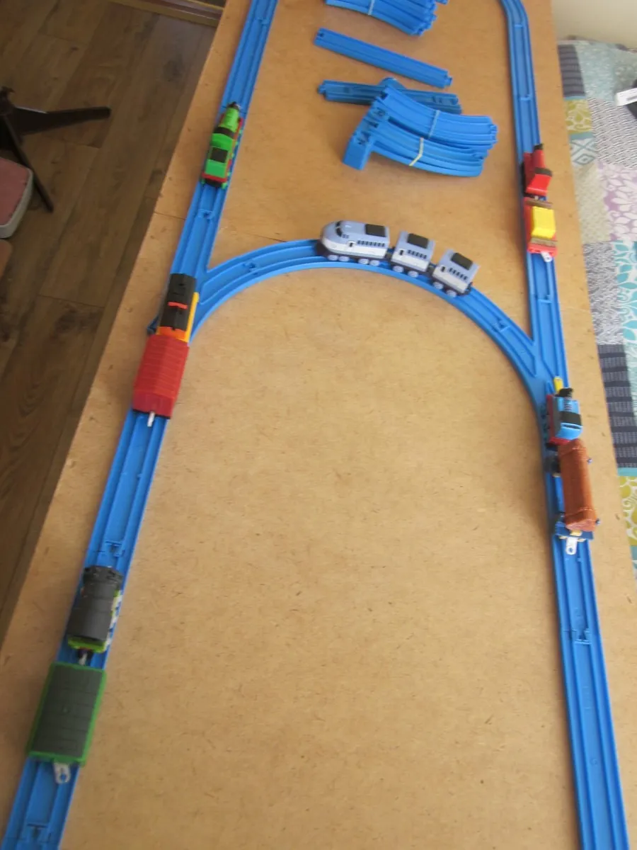 Thomas & Friends Push Along Engines/Tracks - Image 4