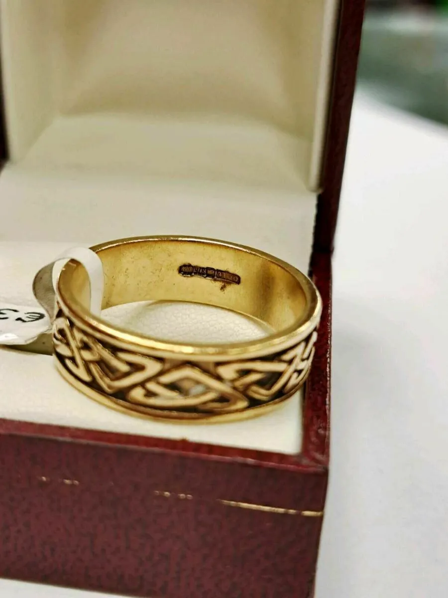 9K Gold Celt Ring 9CT - Image 2