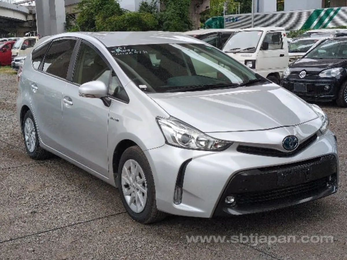 Toyota prius ** 2020/4** 7 seater - Image 1