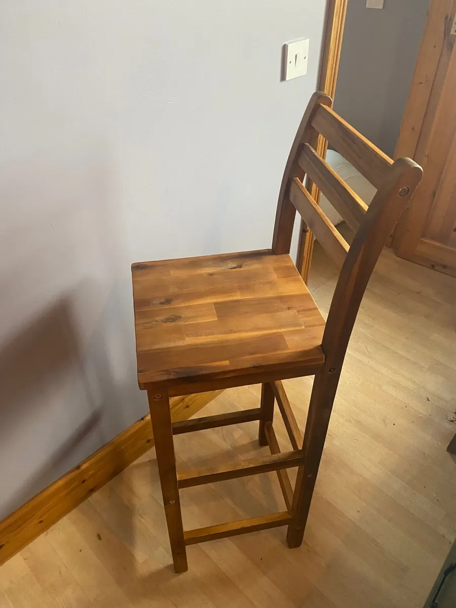 Bar Table and Stools - Image 3