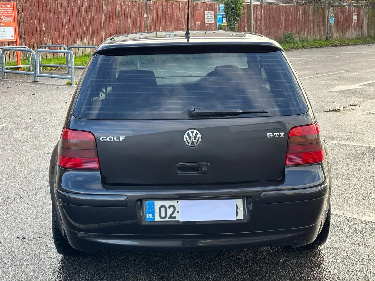 Volkswagen Golf GTI 25th Anniversary - Image 2