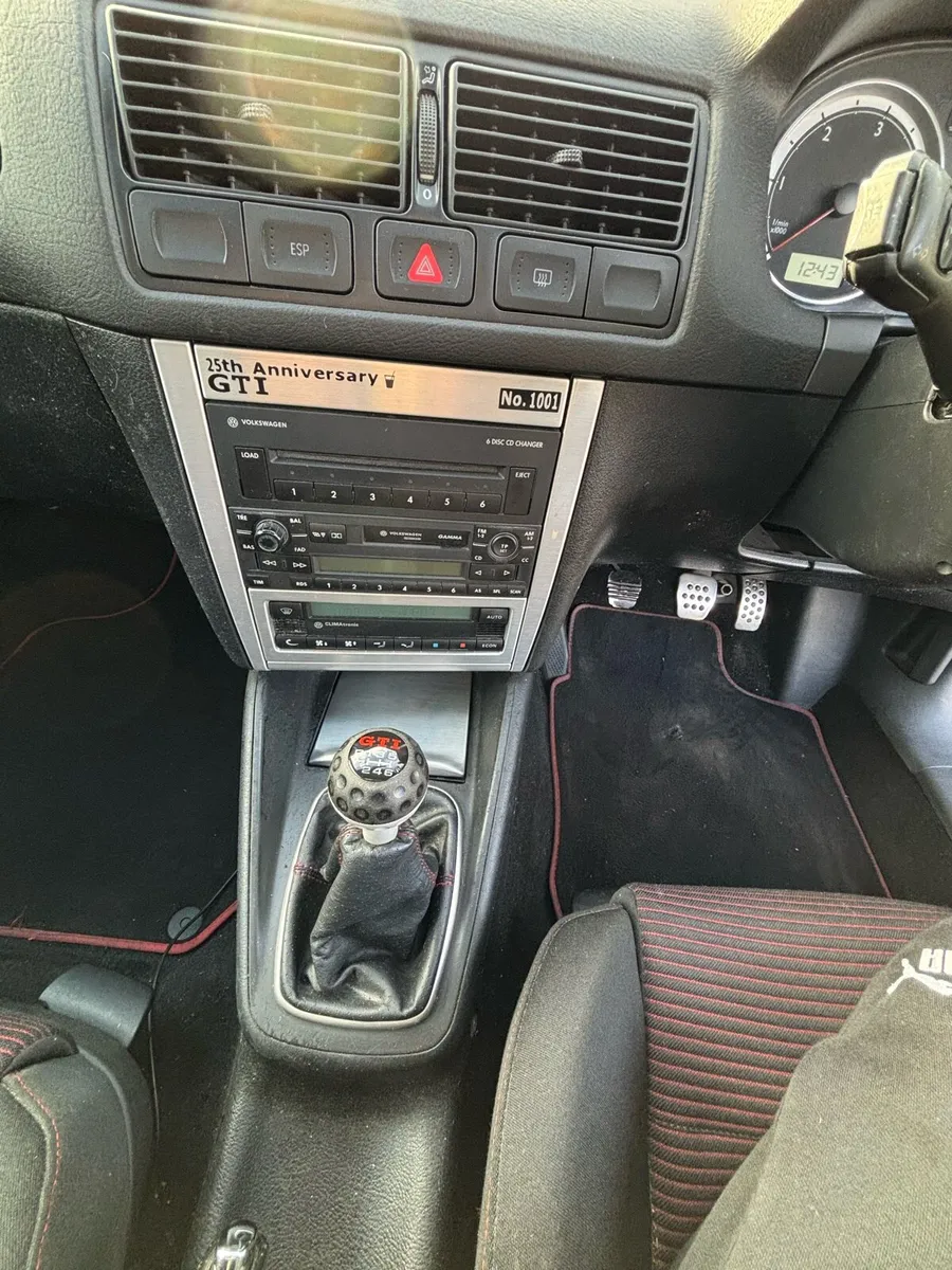 Volkswagen Golf GTI 25th Anniversary - Image 3