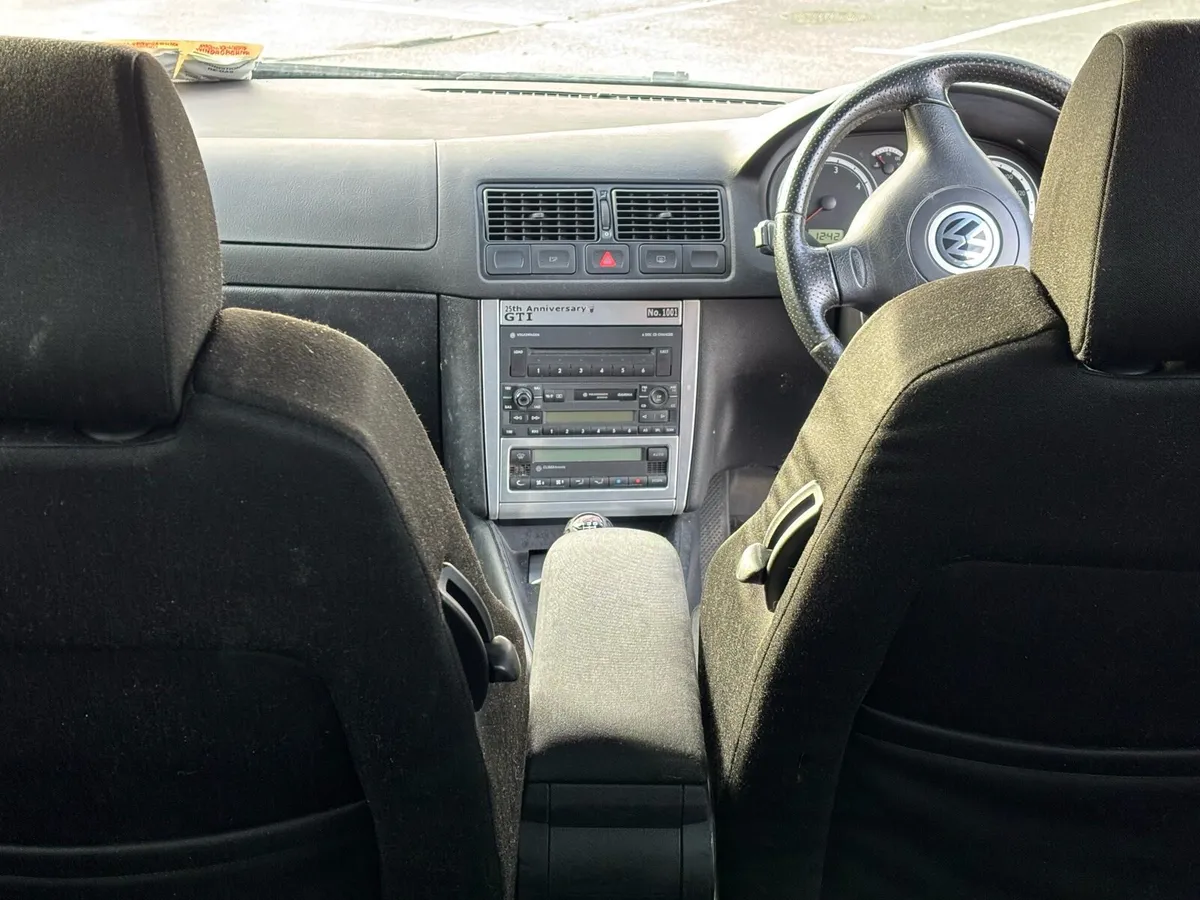 Volkswagen Golf GTI 25th Anniversary - Image 4