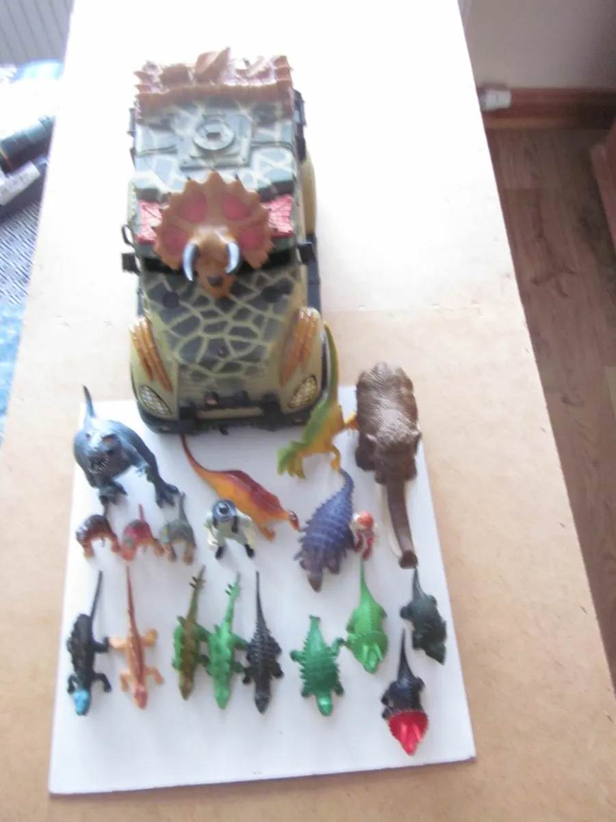 Teenage Mutant Ninja Turtles Tricera Tank+ - Image 1