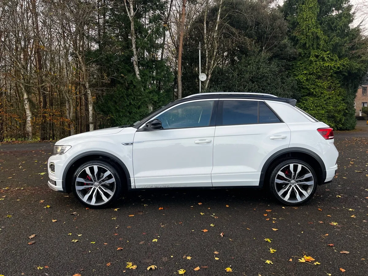 VW TROC R-line Full Spec Petrol 1.5 TSI sunroof - Image 4