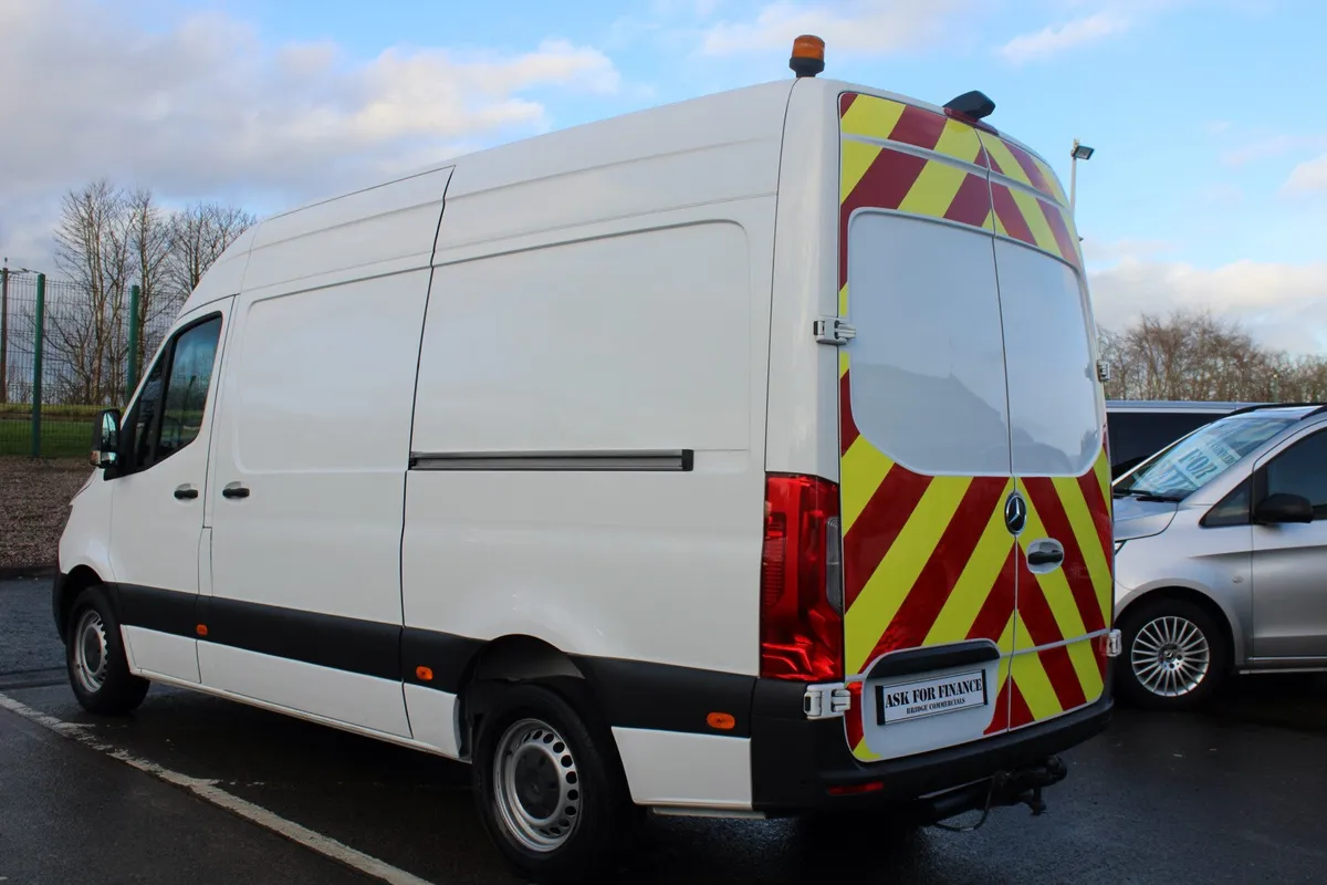 2021 Mercedes-Benz Sprinter 315 L2H2 7000kgs - Image 2