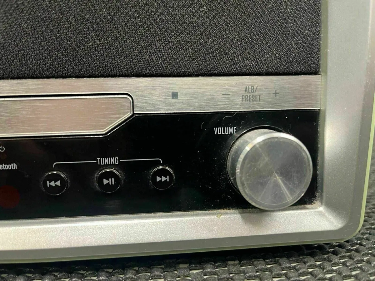 Philips CD Player and Turntable - Image 4