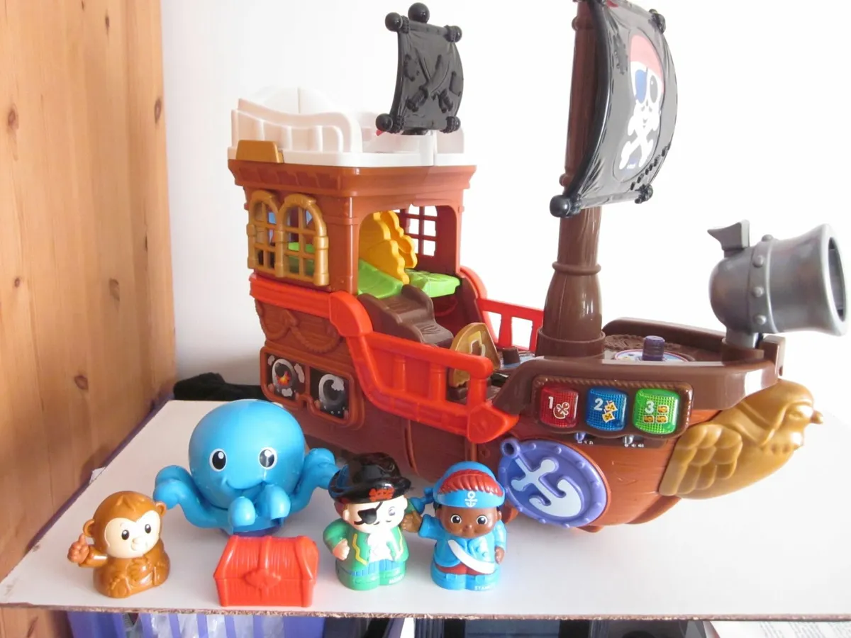 VTech Toot-Toot Friends Kingdom Pirate Ship - Image 1