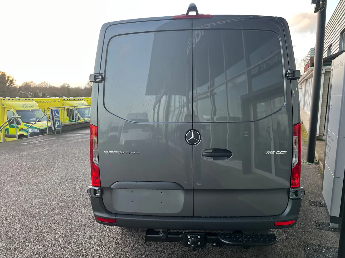 Mercedes Sprinter 319/36 Select - Image 4