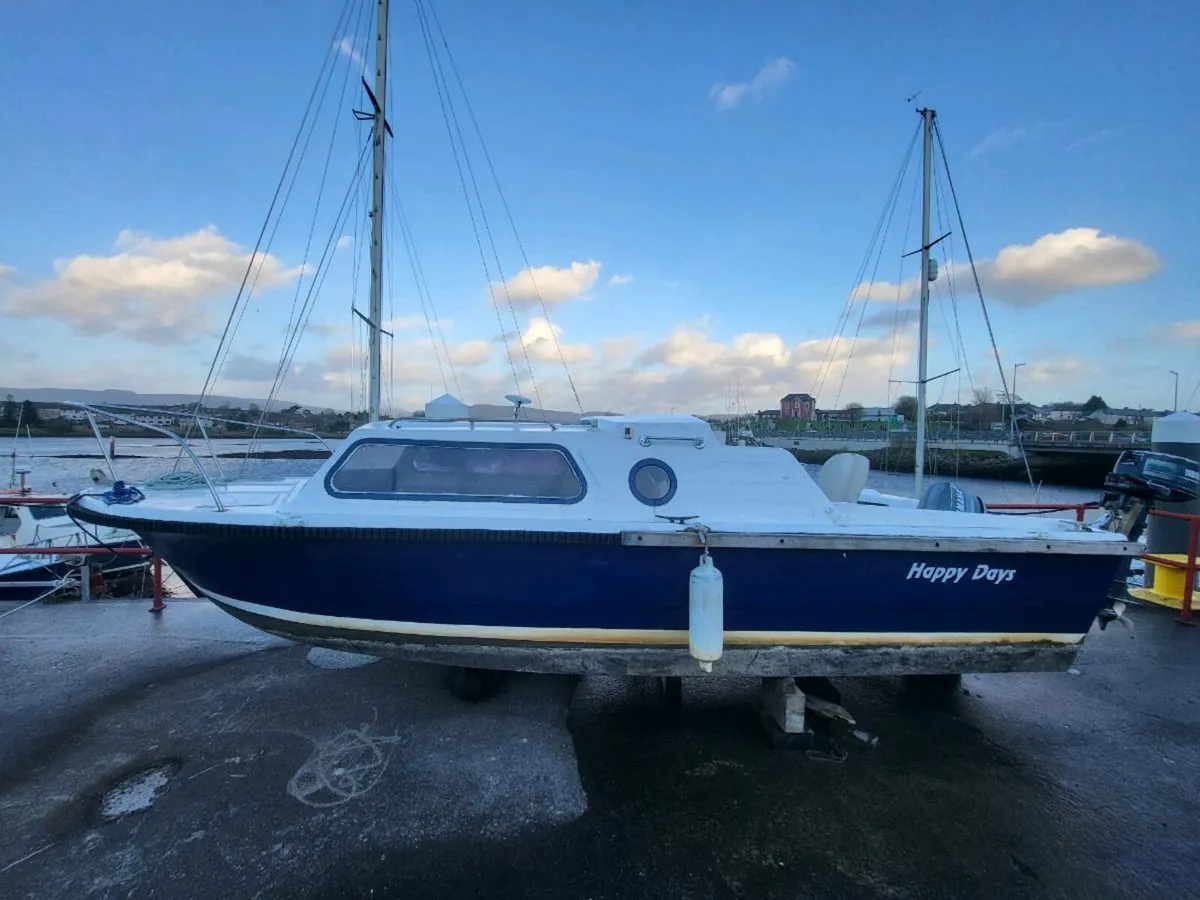 24 foot fishing boat - Image 1