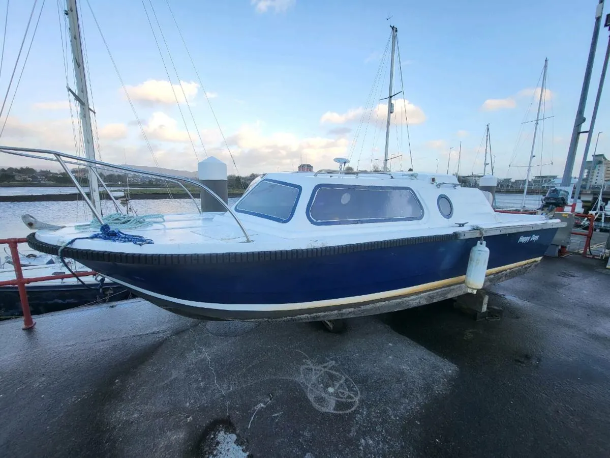 24 foot fishing boat - Image 3