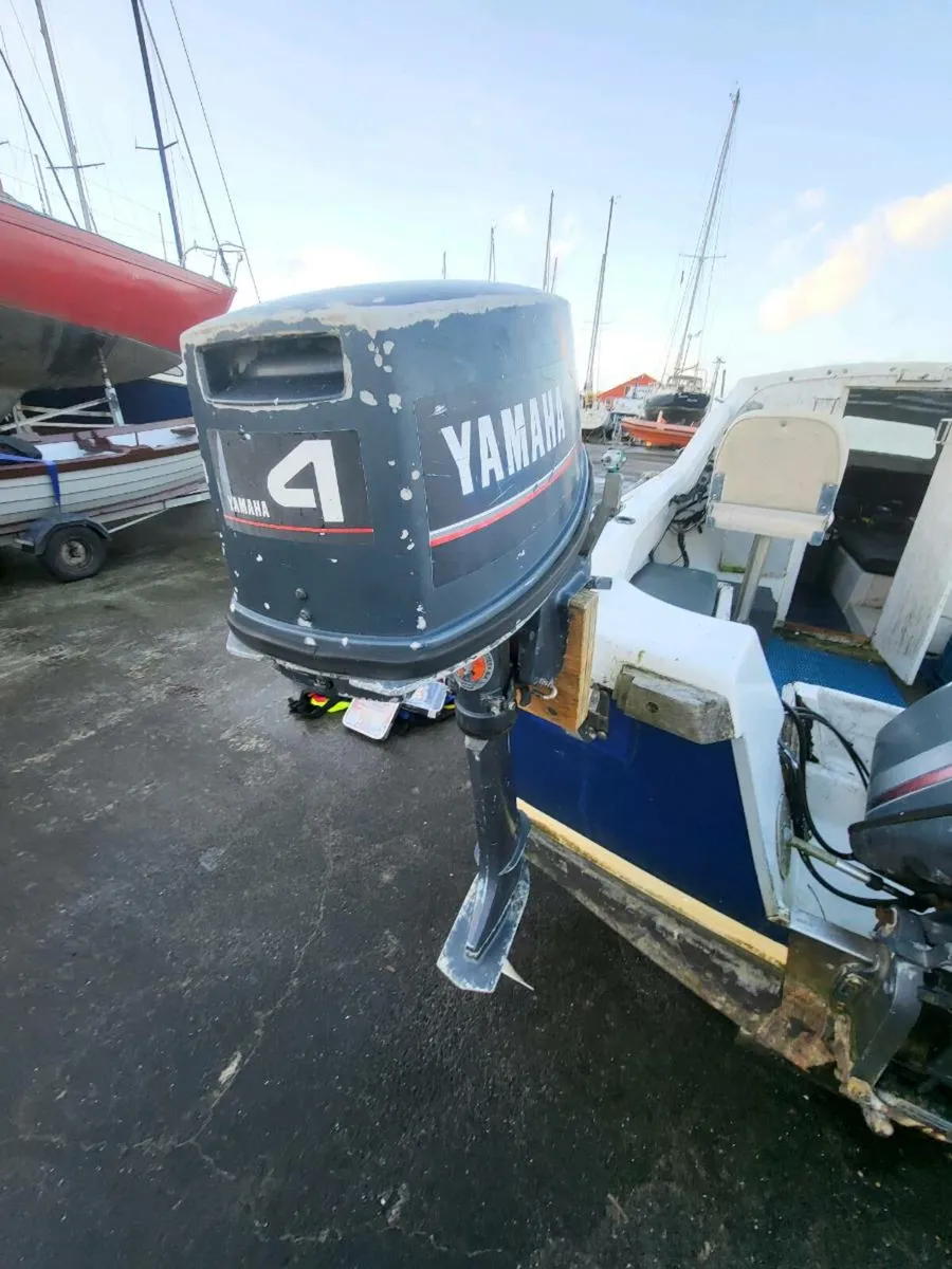 24 foot fishing boat - Image 4