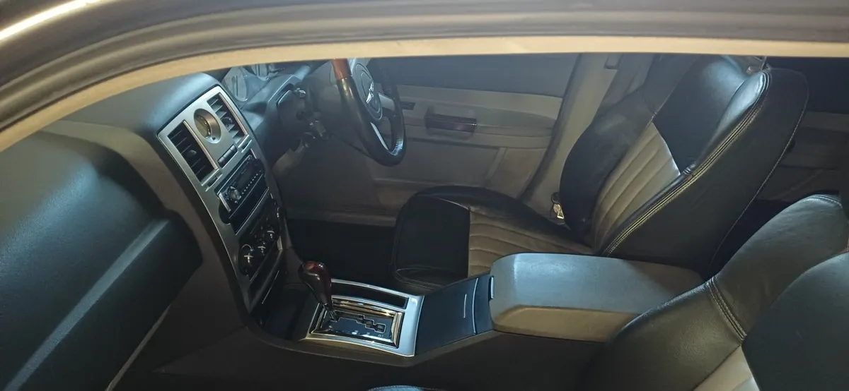 Chrysler 300C 2007 - Image 1