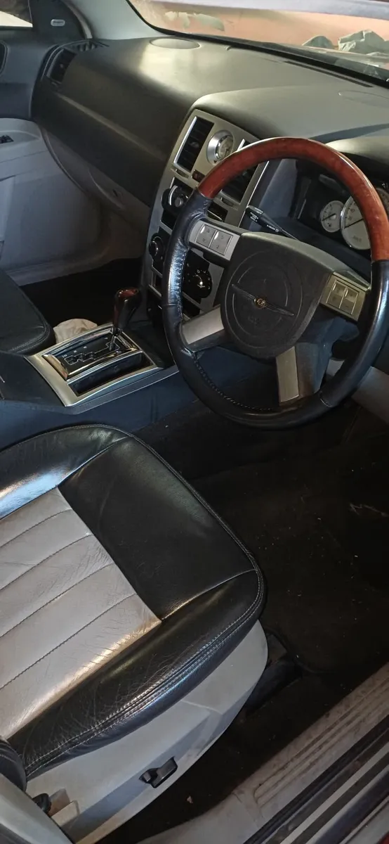Chrysler 300C 2007 - Image 2