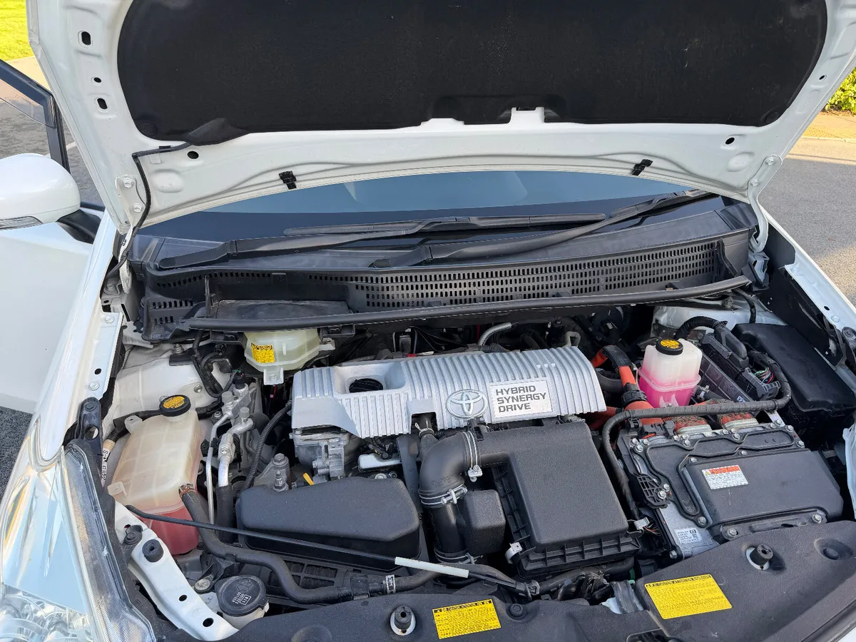 Toyota Prius 2013 - Image 4