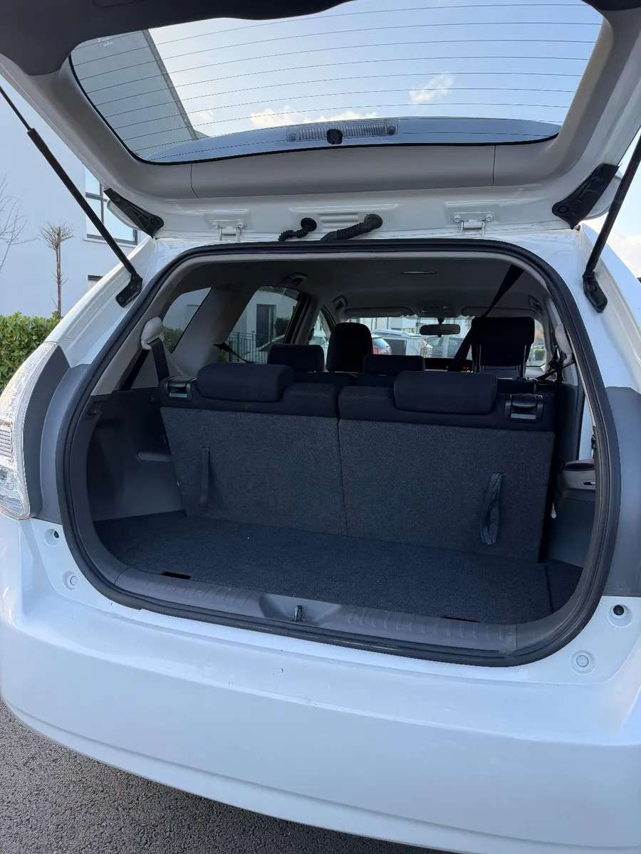 Toyota Prius 2013 - Image 2