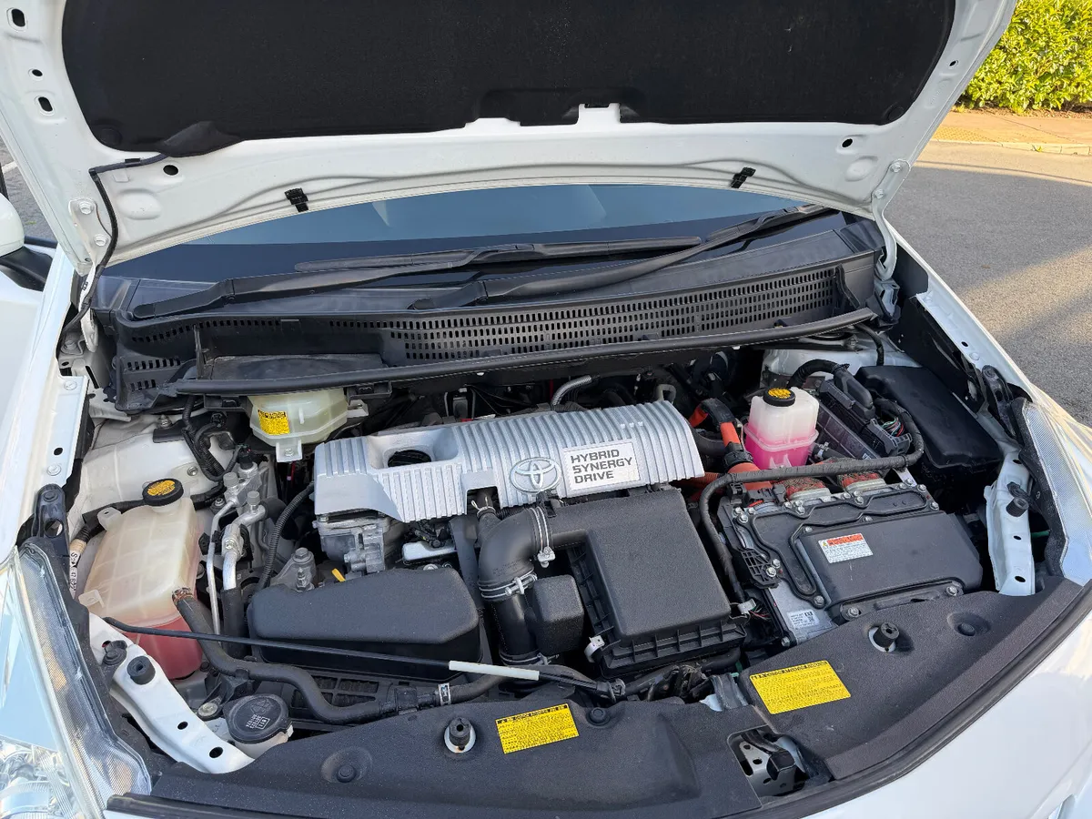 Toyota Prius 2013 - Image 3