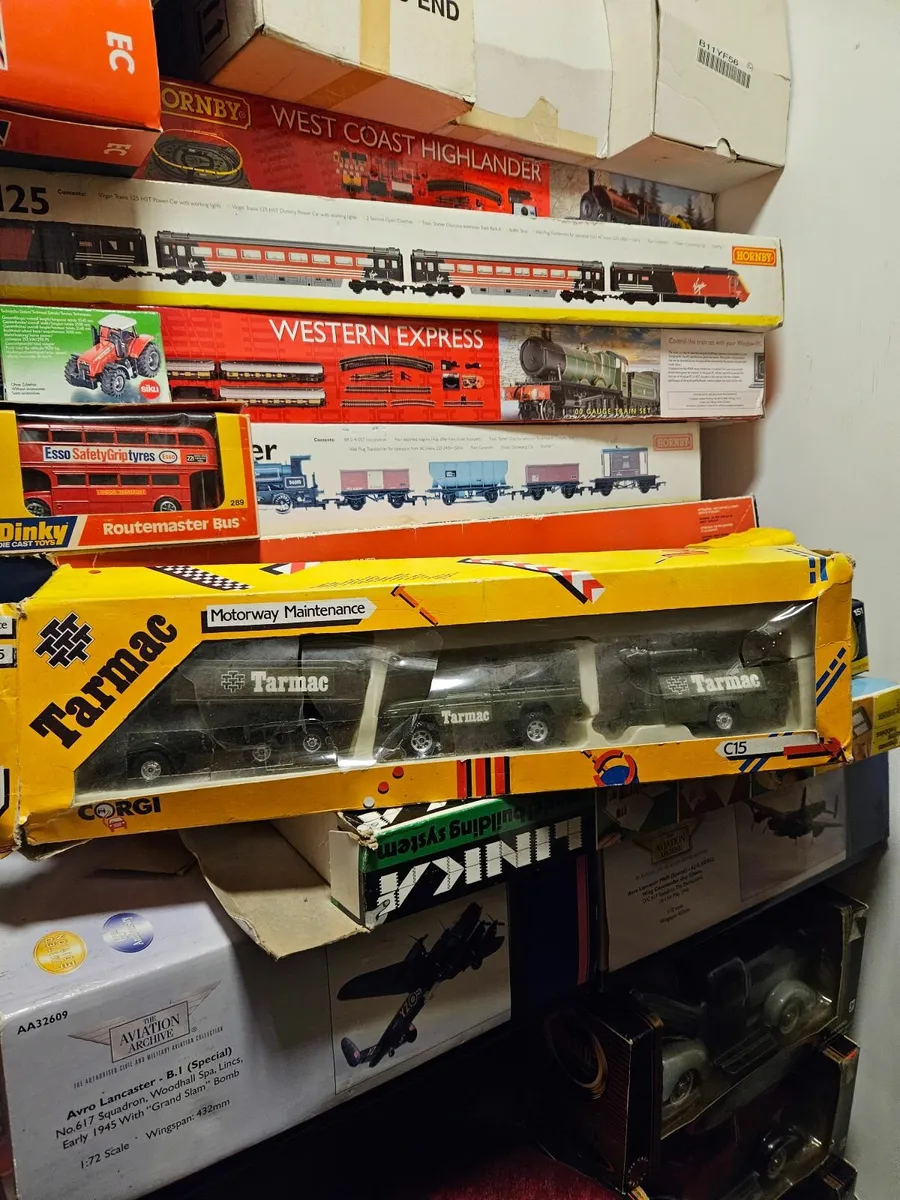 Corgi Tarmac Set - Image 1